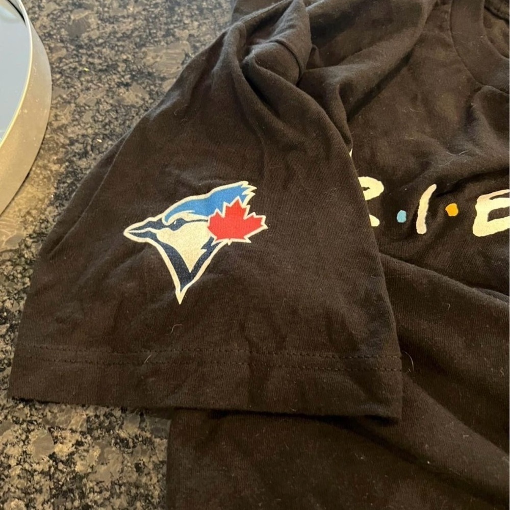 FRIENDS  Blue Jays T-shirt - Picture 3 of 3
